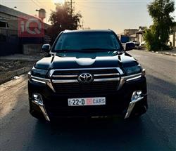 تۆیۆتا لاند کروزەر